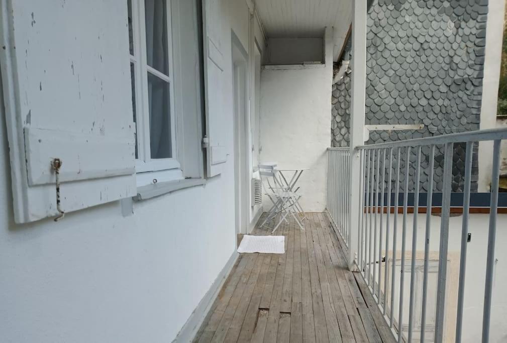 Appartement Centre Ville Avec Balcon -Terrasse Prive Tulle Exterior photo